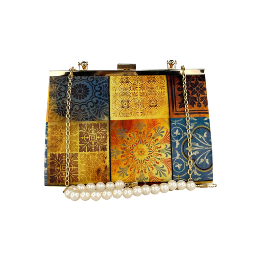 PEARL CHAIN CLUTCH SQUARE PATTERN